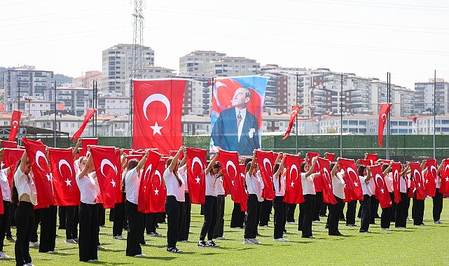 19 Mayıs Atatürk'ü Anma, Gençlik ve Spor Bayramı Aliağa'da Coşkuyla Kutlandı