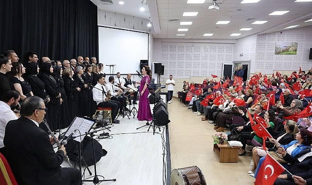 19 Mayıs Coşkusu Kartepe'de Türkü ve Nağmelerle Yaşandı