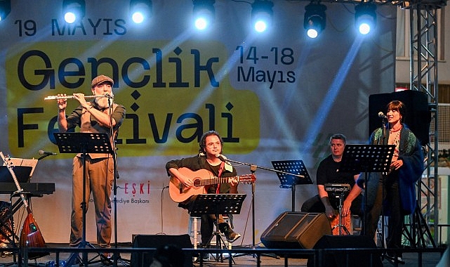 19 Mayıs gençlik sahnesi Küçükpark'ta kuruldu