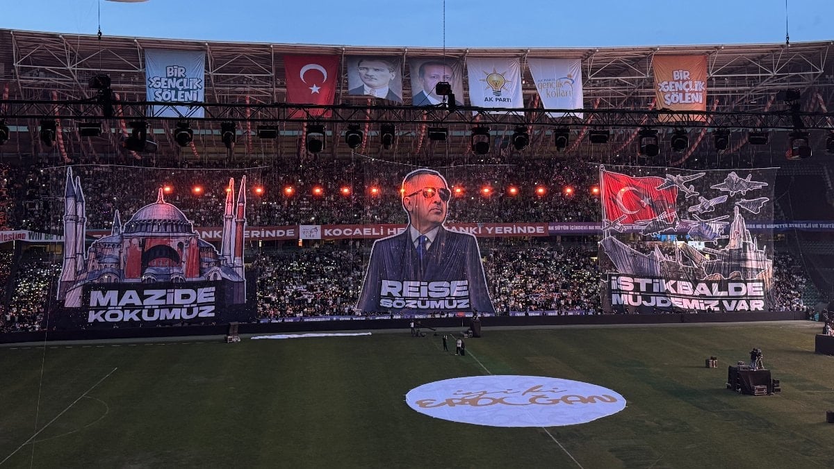 AK Gençlik, Kocaeli'de gövde gösterisi yapıyor