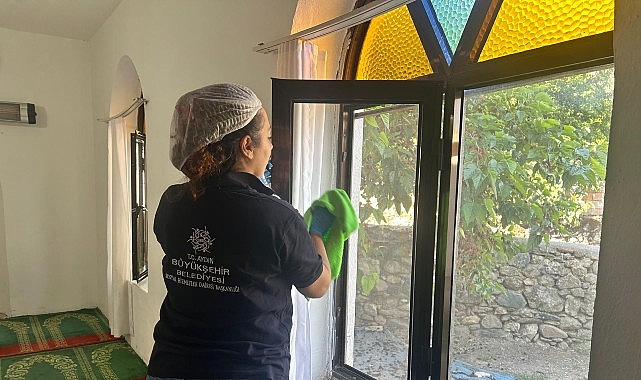 Aydın Büyükşehir Belediyesi'nden Kurban Bayramı Öncesi Camilerde Temizlik