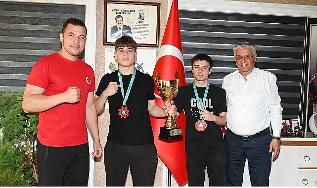 Başarılarını Başkan Topaloğlu ile paylaştılar