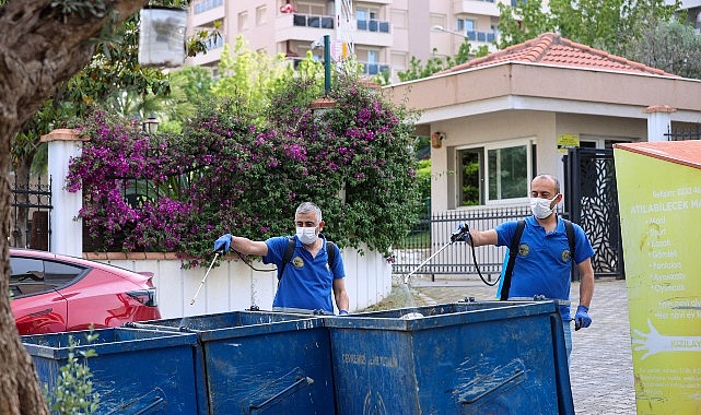 Buca Belediyesi'nden halk sağlığı için yoğun ilaçlama çalışması