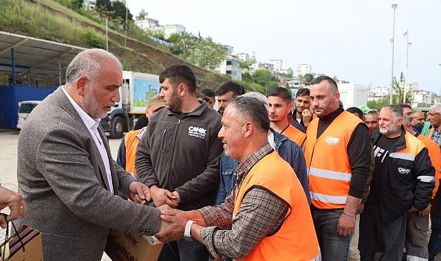 Canik'te Bayram Sevinci: Başkan Sandıkçı Personelle Bayramlaştı