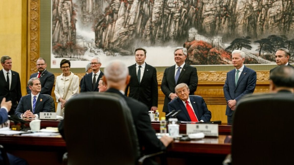 Donald Trump Çin ziyareti dönüşü heyetine "Hediyeleri çöpe atın" talimatı verdi