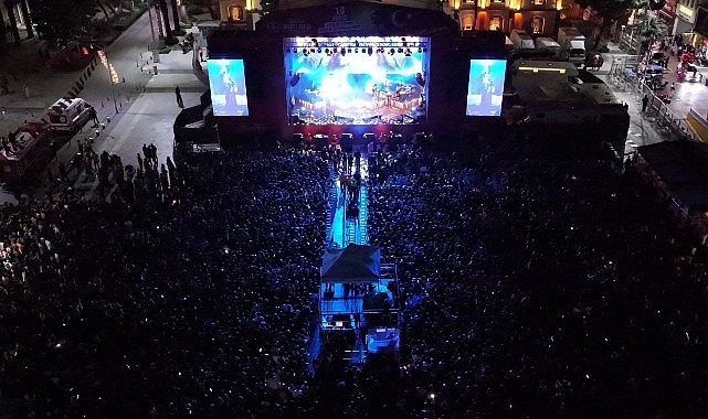 Gençlik Festivali'nde Simge Coşkusu