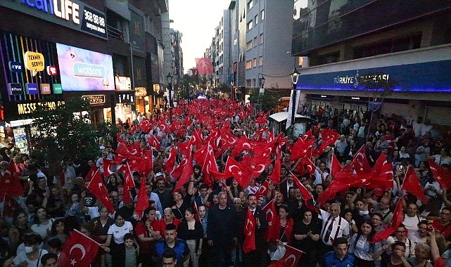 Karşıyaka'da omuz omuza 19 Mayıs yürüyüşü!