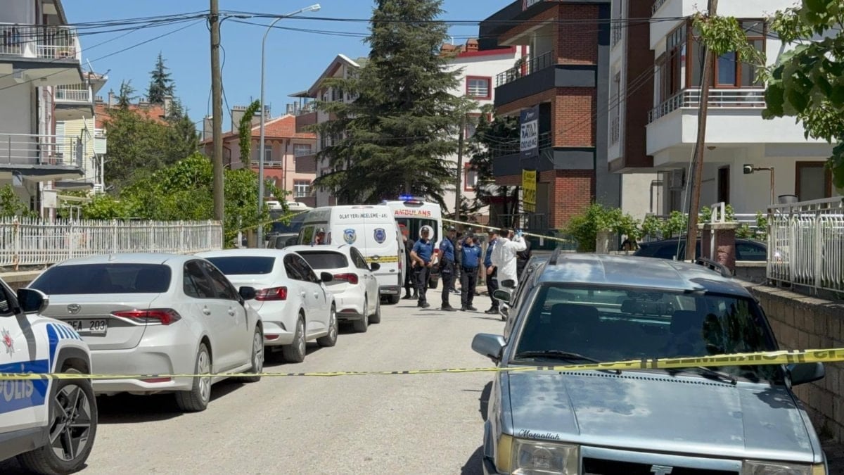 Konya'da annesi ve babasını bıçaklayarak öldürdü: Kriz anında yaptım
