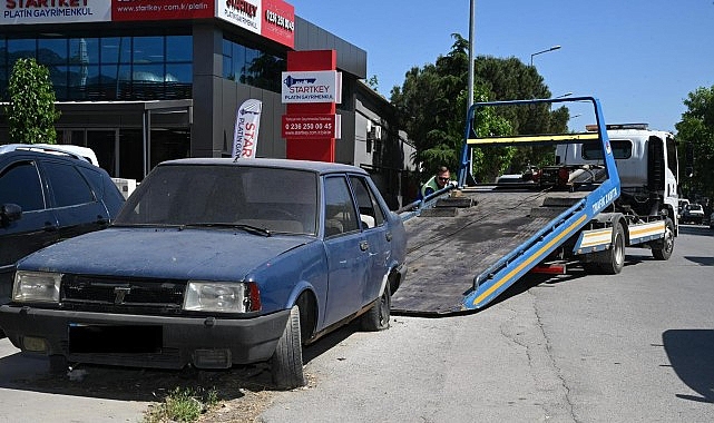 Manisa'da Sokaklar Atıl ve Hurda Araçlardan Temizleniyor