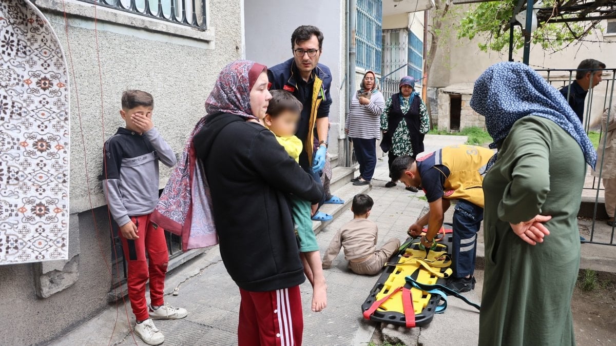 Nevşehir'de aşağı düşen kardeşine bakarken kendisi de düştü