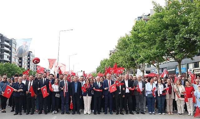 Nilüfer'de binler Cumhuriyet için yürüdü