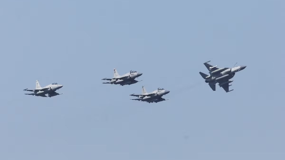 Reuters yazdı: Pakistan, Suudi Arabistan'a jet filosu ve 8 bin asker gönderdi