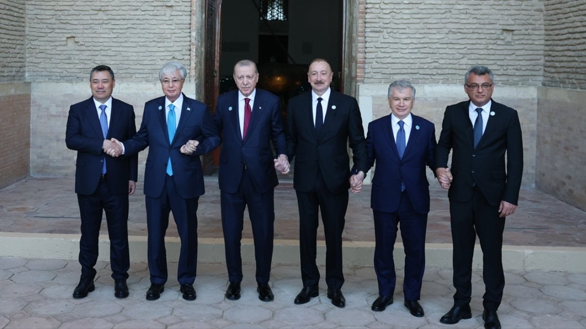Türk Devletleri Teşkilatı liderlerinden kardeşliği simgeleyen samimi kareler