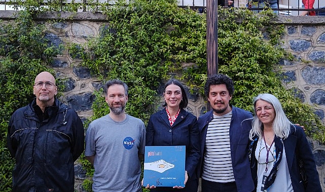 Üsküdar'da 19 Mayıs Coşkusu Pinhani Konseriyle Yaşandı