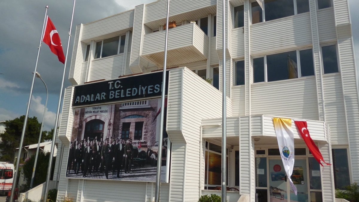 Adalar Belediyesi’nde kurulan yolsuzluk ve rüşvet çarkı deşifre oldu