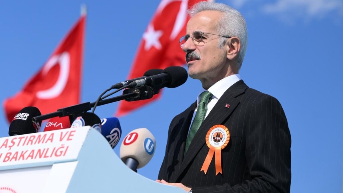 Akdeniz’den Avrupa’ya uzanan Antalya-Alanya Otoyolu’nda çalışmalar hızlandı