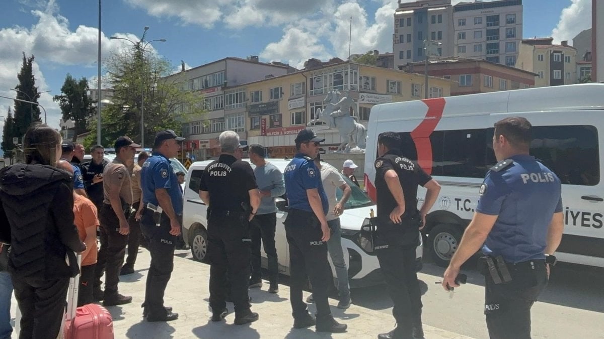 Bilecik’te karısını bıçaklamaya çalışan adama polis müdahale etti