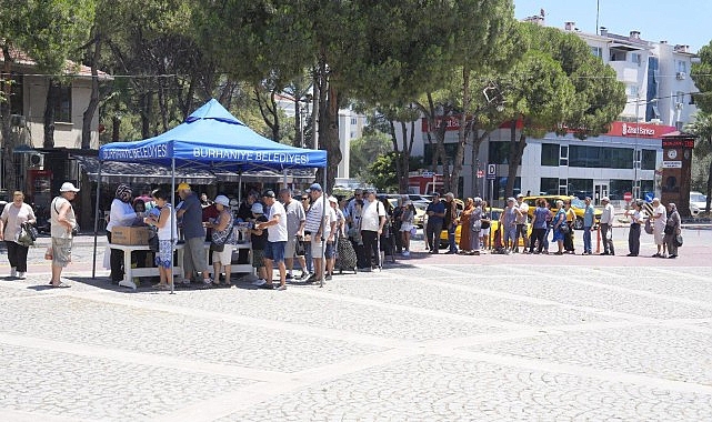 Burhaniye Belediyesi'nden Geleneksel Aşure Hayrı