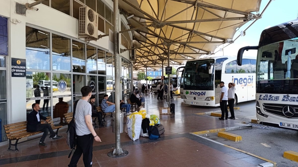 Bursa'da terminalde unutulan çantadan servet çıktı: Yarım kilo altın bulundu