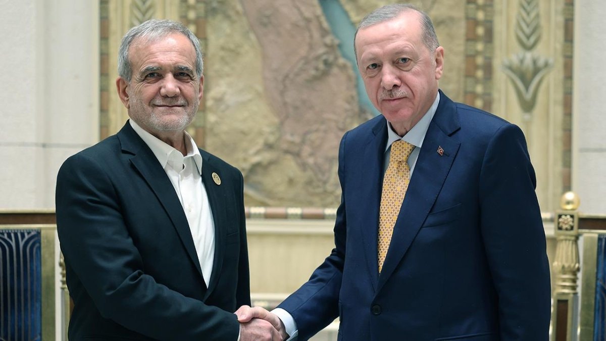 Cumhurbaşkanı Erdoğan, İran Cumhurbaşkanı Mesud Pezeşkiyan ile telefonda görüştü