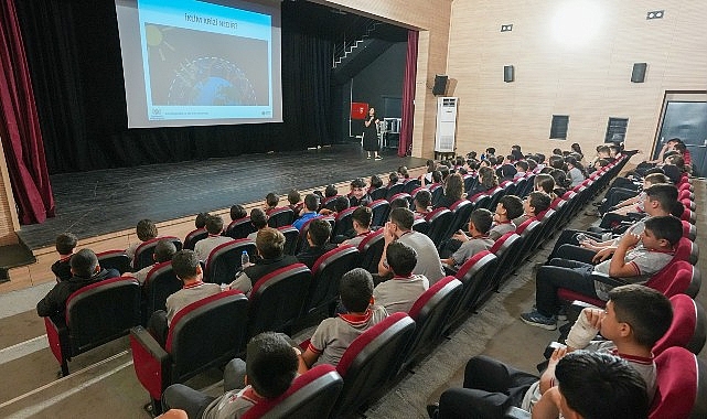 Gaziemir Belediyesi'nden 5 bin 486 öğrenciye geri dönüşüm eğitimi