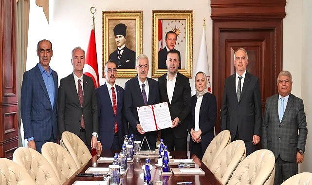 İnegöl'ün Yeni Aile Sağlığı Merkezi İçin İmzalar Atıldı