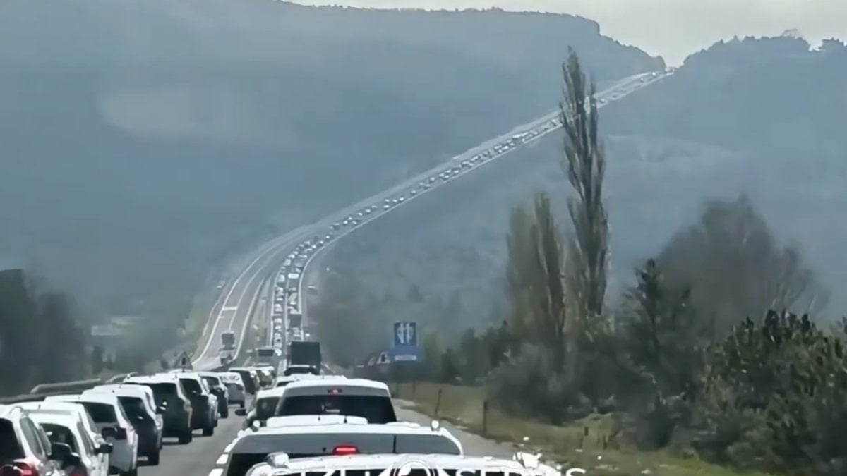 İstanbul'da bayram telaşı: Kent çıkışında yoğunluk oluştu