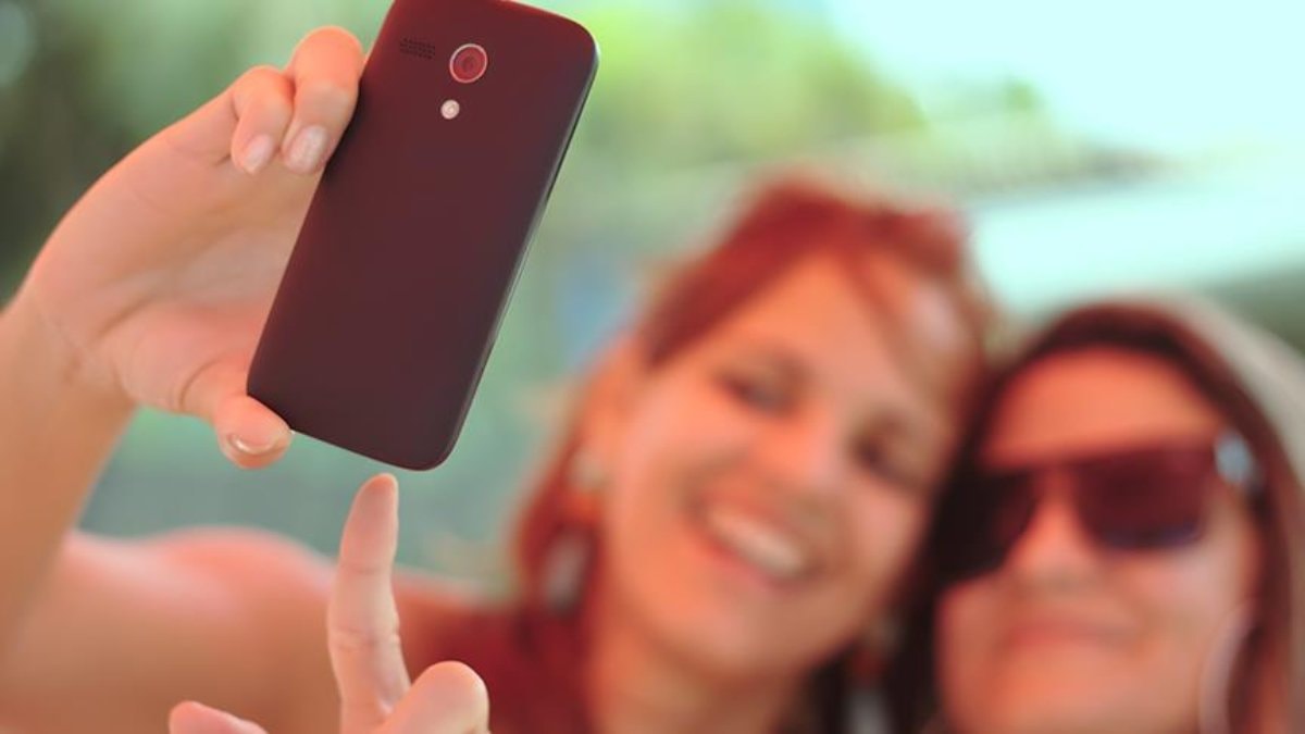 Selfie çekerken parmaklarınızı saklayın: Sebebine çok şaşıracaksınız