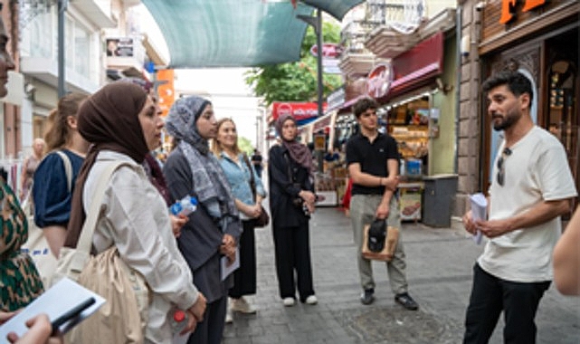 Tarık Dursun K.'nin izinde İzmir turu