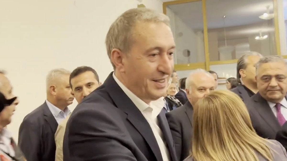 Tuncer Bakırhan'a 'Özgür Özel ile mi Kılıçdaroğlu’yla mı bayramlaşacaksınız?' sorusu