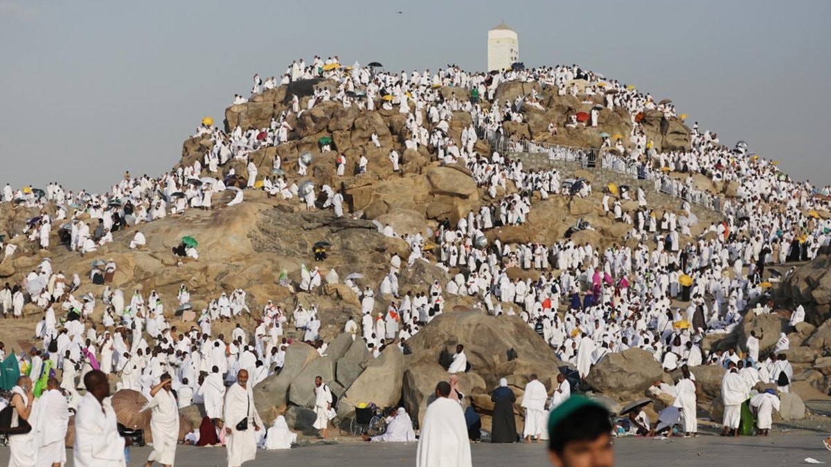 Türk hacı adaylarının Arafat'a intikali başladı