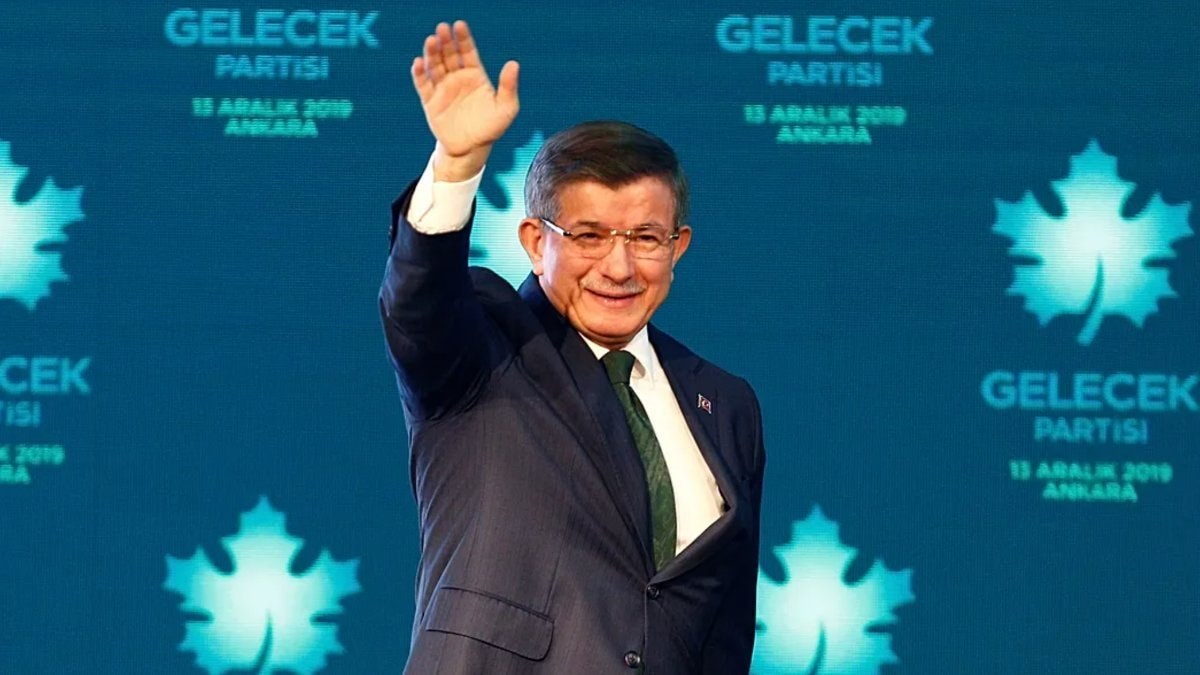 Ahmet Davutoğlu siyaseti bırakma kararı aldı iddiası