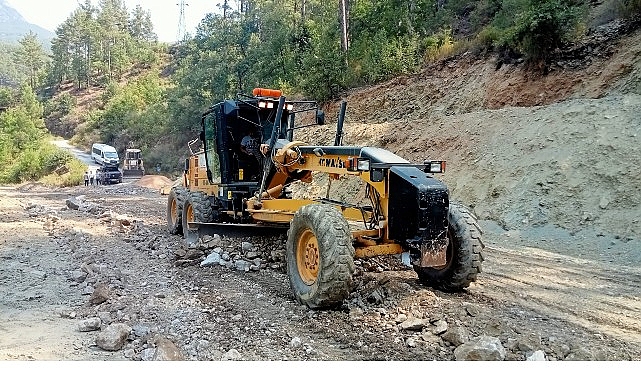 Alanya'da kırsal mahalle yollarına yaz bakımı