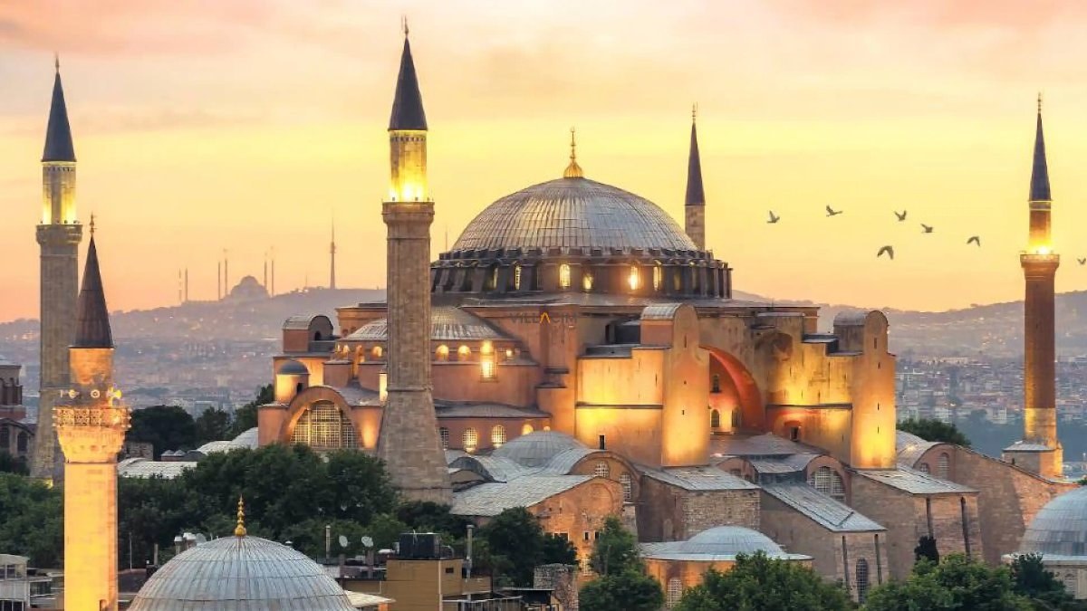 Ayasofya Camii, 6 yıl önce bugün kılınan cuma namazıyla ibadete açıldı