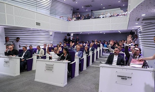 Buca'nın çınarları için "3. Yaş Üniversitesi" kuruluyor
