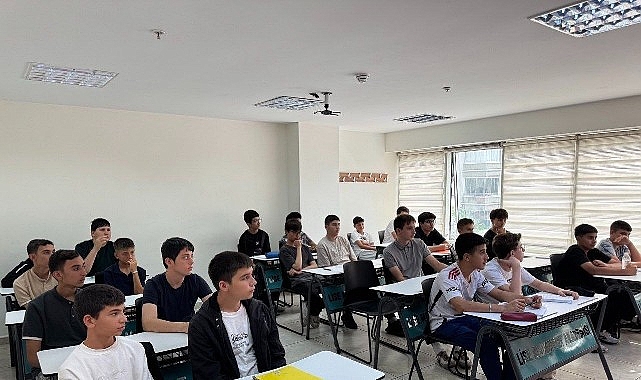 Gençler, Yazı Lise Medeniyet Akademileri'nde Karşıladı