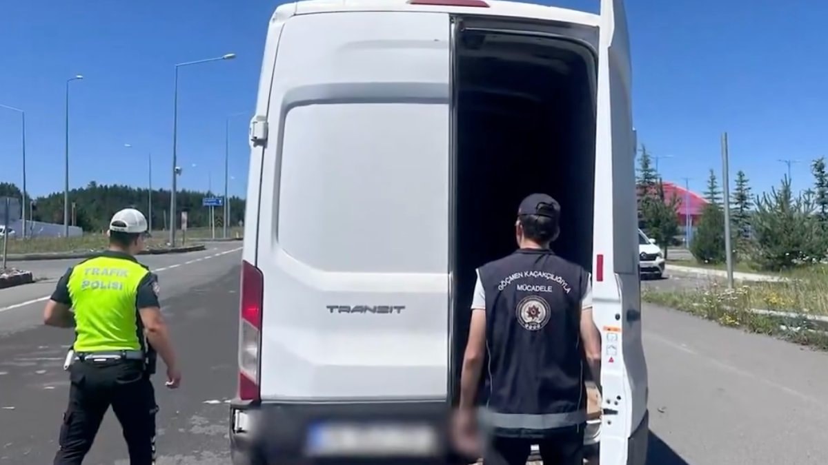 İçişleri Bakanlığı: 25 organizatör ve 355 düzensiz göçmen yakalandı