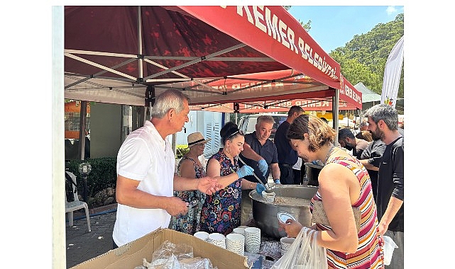 Kemer Belediyesi'nin aşure ikramları sona erdi