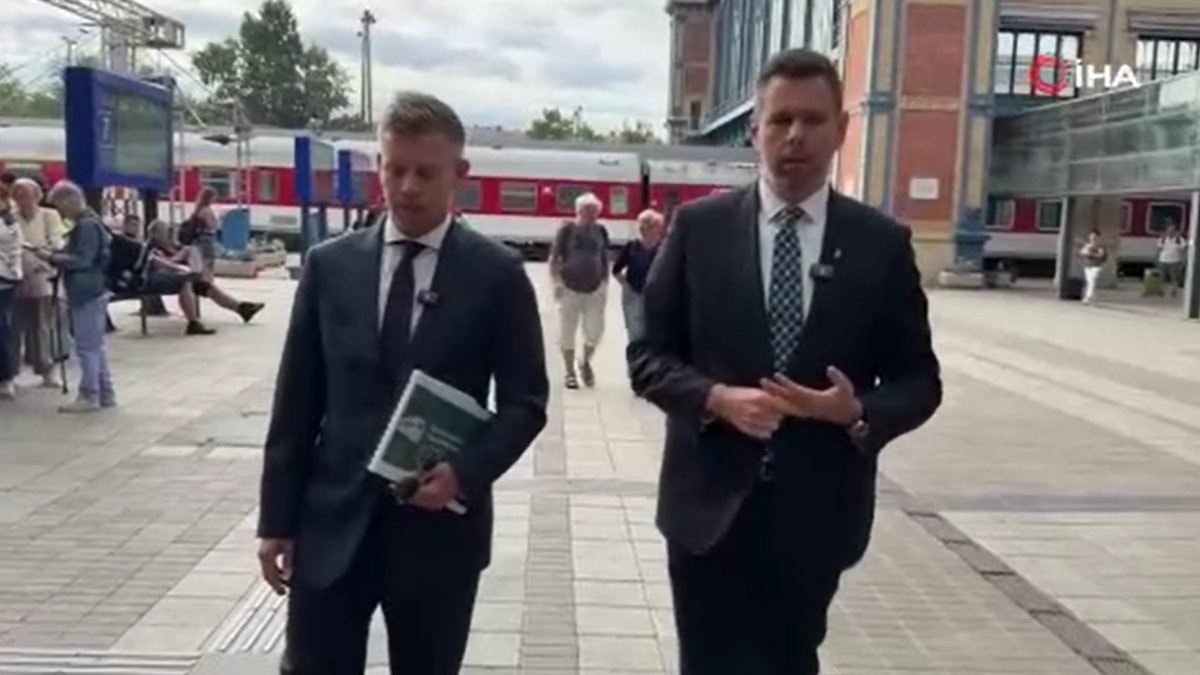 Macaristan Başbakanı Magyar'a tükürüklü saldırı