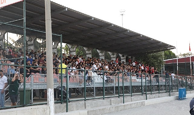 Menderes'i Şampiyonluk Coşkusu Sardı