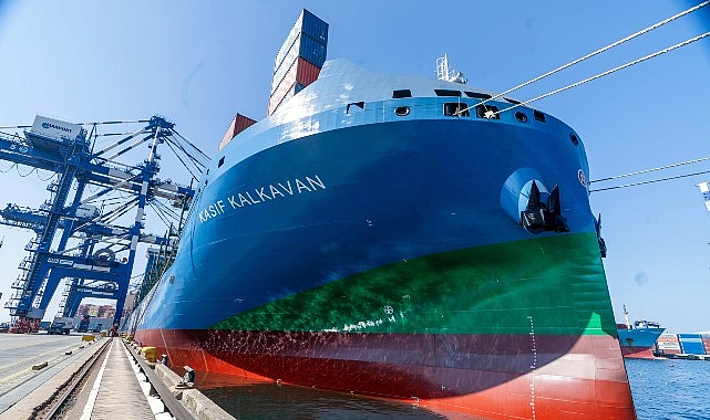 Türkiye'nin ilk ve en büyük LNG'li konteyner gemilerinden Kaşif Kalkavan, ilk uğrağını Marport'ta gerçekleştirdi
