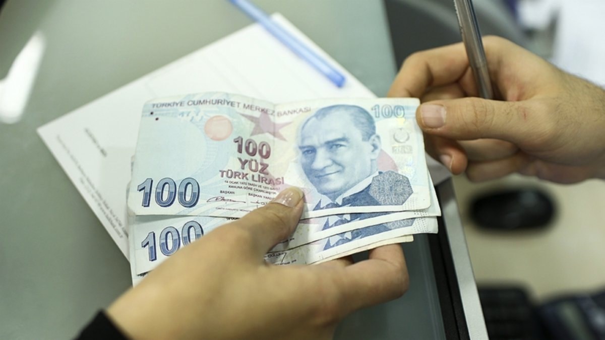 Yargıtay'dan banka işlemlerinde kritik karar: İşlem ücretlerini müşteri ödeyecek