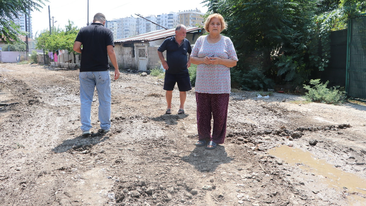 Adana'da belediye isyanı: Bakımsız yollar ve kötü koku vatandaşları sokağa döktü