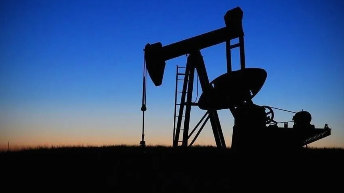 İran, ABD ablukasına rağmen yüksek petrol gelirleri elde etti