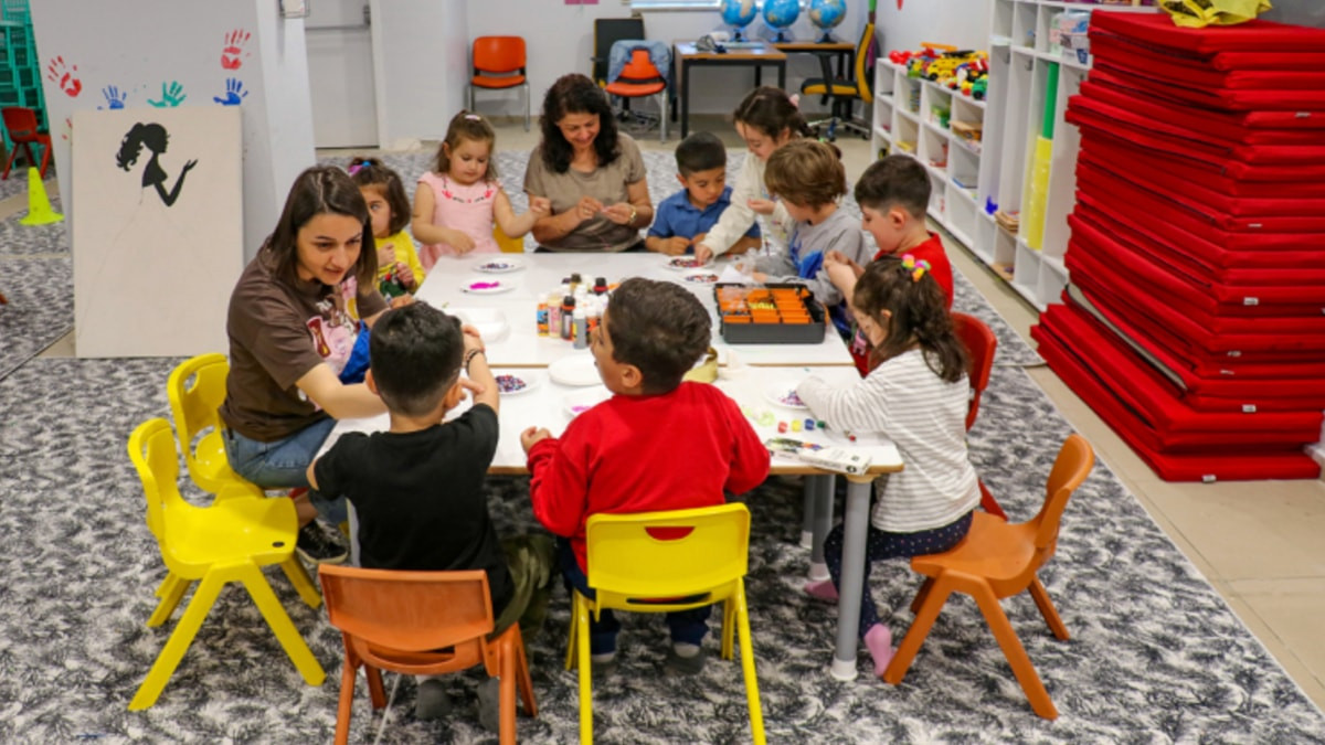 Sağlık çalışanlarına kreş müjdesi: Her hastaneye açılacak