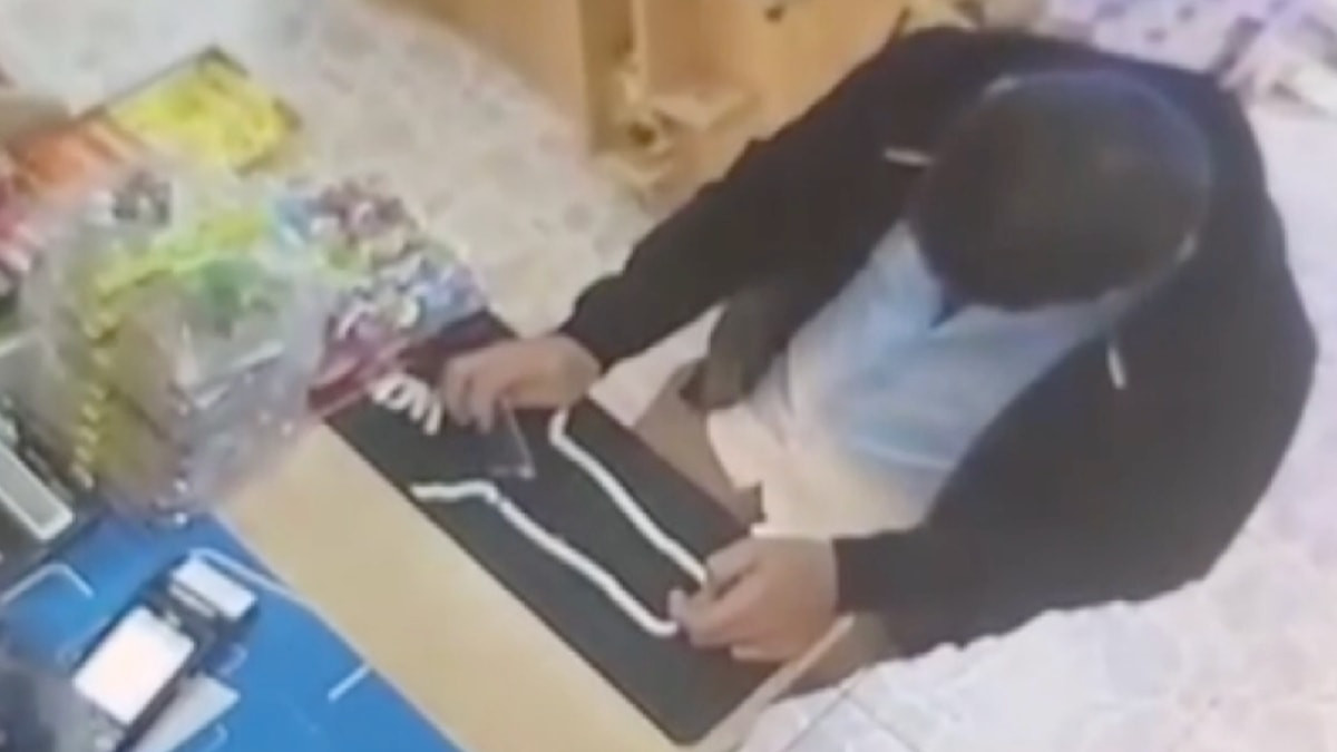 Ankara'da düşürülen kredi kartını çaldı: 8 ayrı harcama yaptı