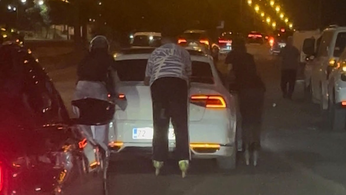 Batman'da gençlerin tehlikeli paten yolculuğu