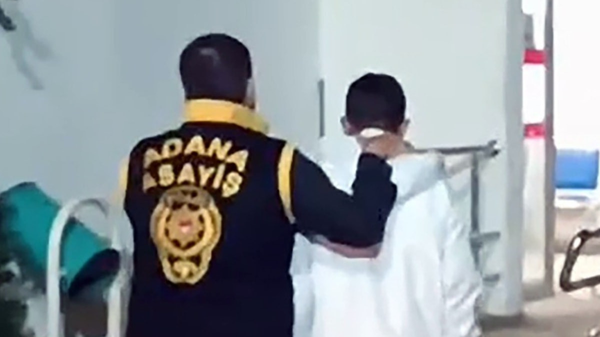 Adana'da kasada oturan çocuğu başından vuran şüpheli yakalandı