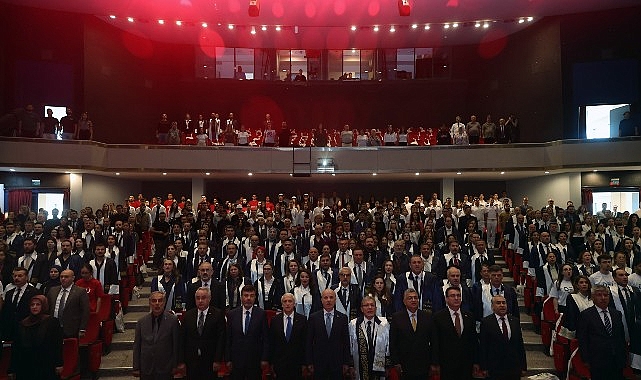 DEÜ'de 2026-2027 Akademik Yılı Coşkuyla Başladı