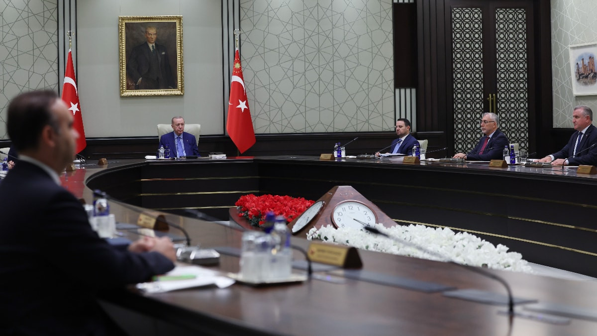 Kabine yarın toplanıyor: Gündemde fon soruşturması var